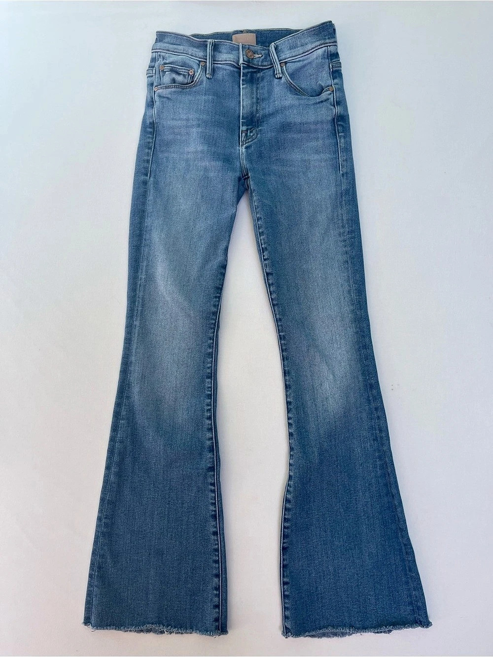MOTHER Woman’s The Weekender Fray Light Blue Denim Flare Jeans Size 24 Mid-Rise